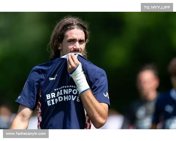 莱万回归波兰队！新帅确认与泽林斯基协商队长事宜